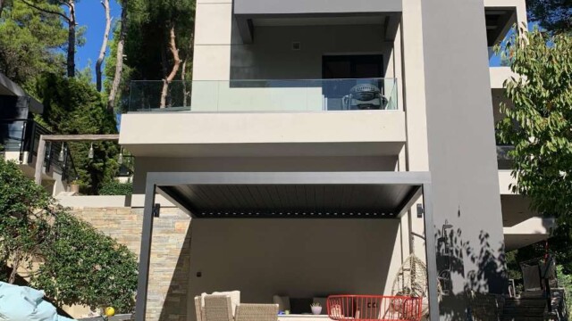 Aνακαίνιση στον Διόνυσο