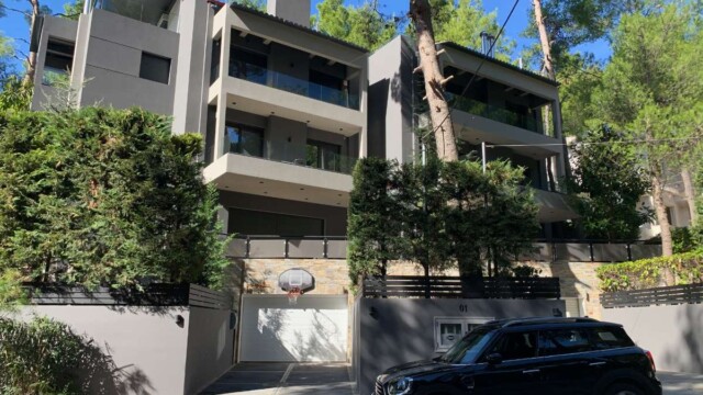 Aνακαίνιση στον Διόνυσο