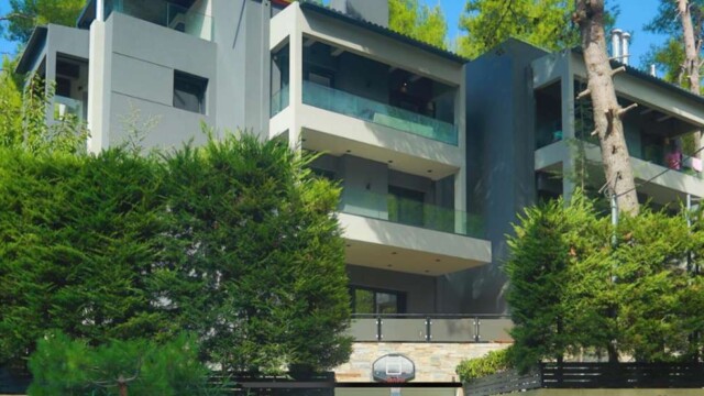 Aνακαίνιση στον Διόνυσο