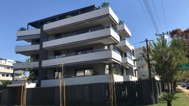 Aνακαίνιση Πολυκατοικίας στη Γλυφάδα Aνακαίνιση Πολυκατοικίας στη Γλυφάδα