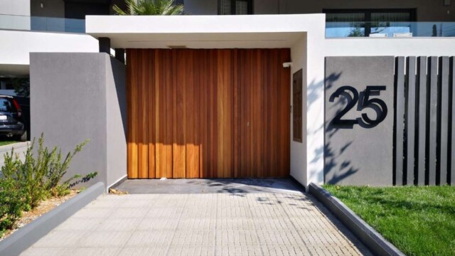 Aνακαίνιση Πολυκατοικίας στη Γλυφάδα Aνακαίνιση Πολυκατοικίας στη Γλυφάδα