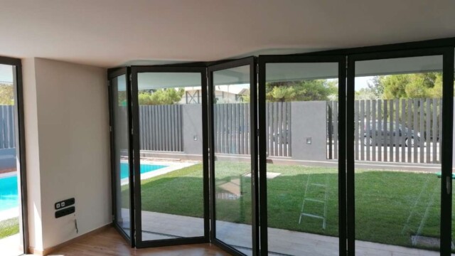 Aνακαίνιση Πολυκατοικίας στη Γλυφάδα Aνακαίνιση Πολυκατοικίας στη Γλυφάδα