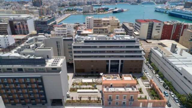 Port Plaza Πειραιάς